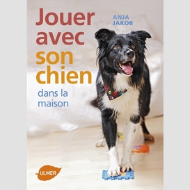 Jouer avec son chien dans la maison