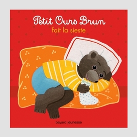 Petit ours brun fait la sieste