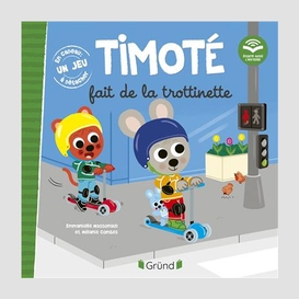 Timote fait de la trottinette