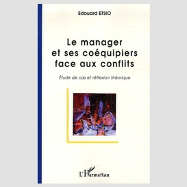 Manager et ses coéquipiers face aux conf